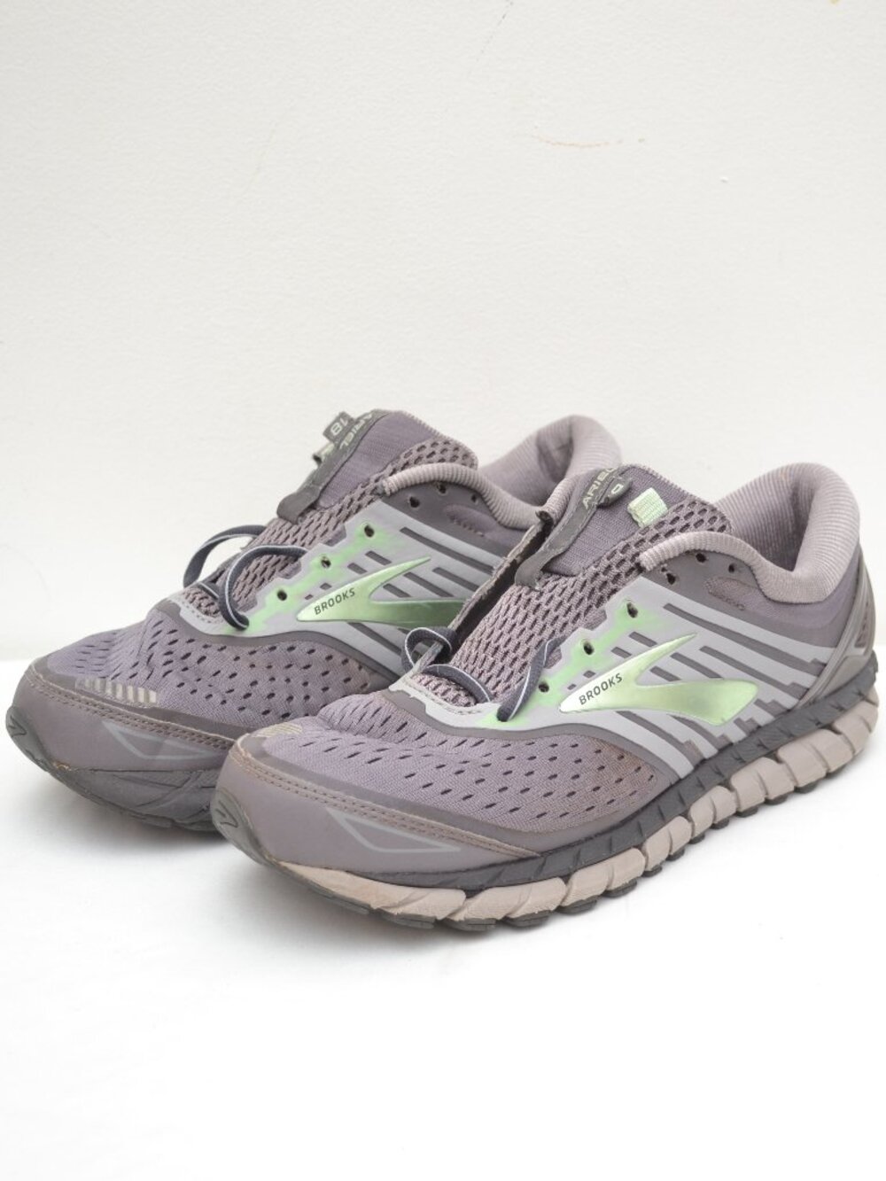 Brooks Women's Ariel 18 Running Shoe, Grey/Teal Size 9